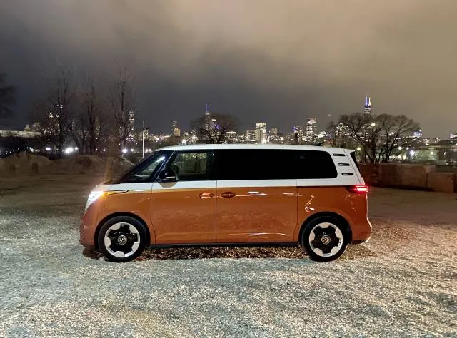 TheCarConnection Logo